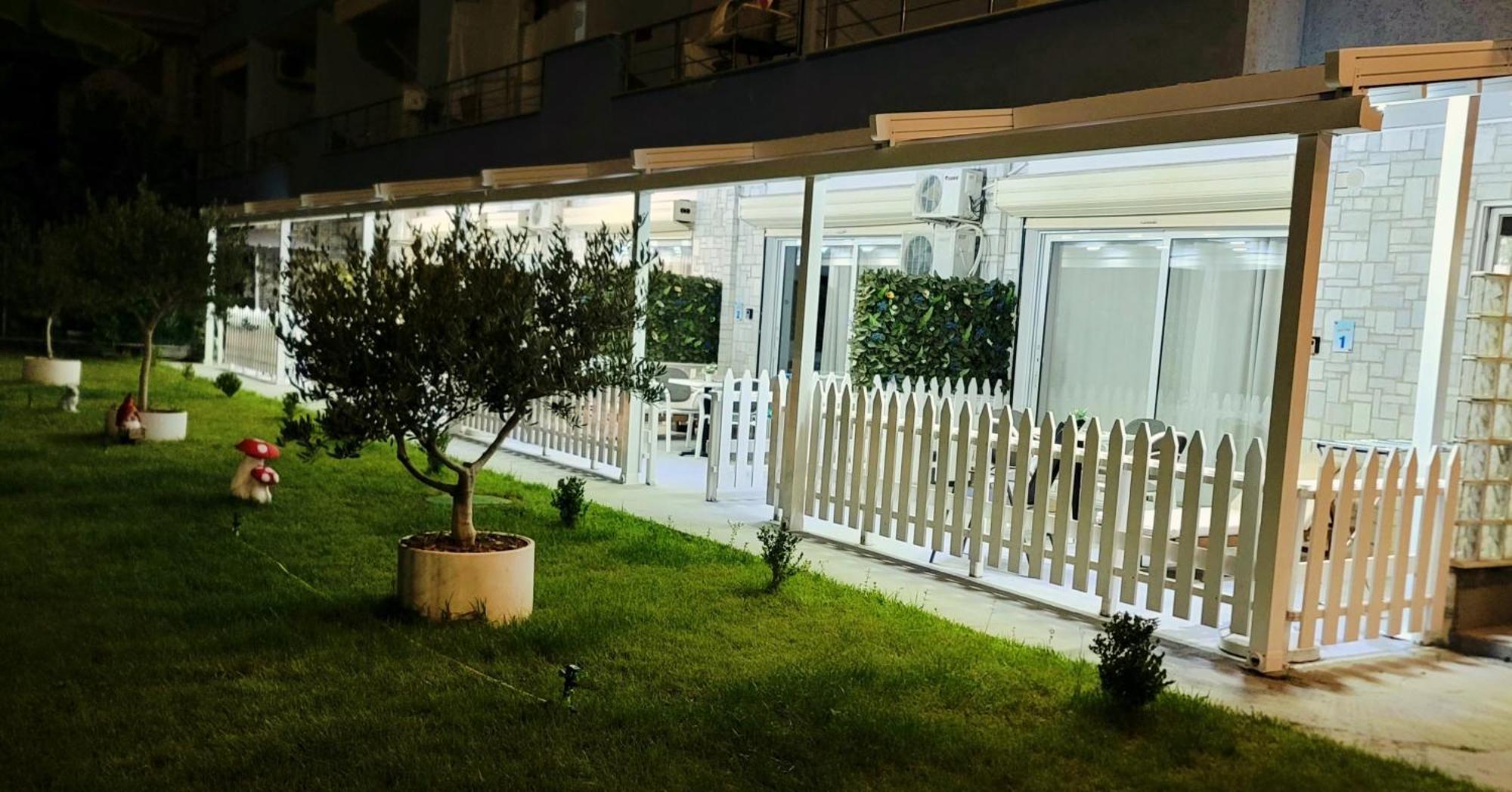 Suncoast Rooms Port Side Σαράντα Εξωτερικό φωτογραφία